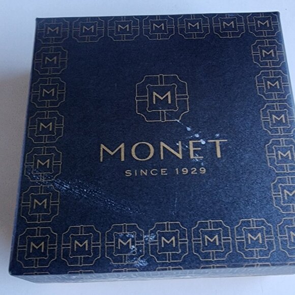 Monet Dual Compact Mirror Red Faceted Rhinestone Heart Gold Tone NIB - Picture 6 of 6